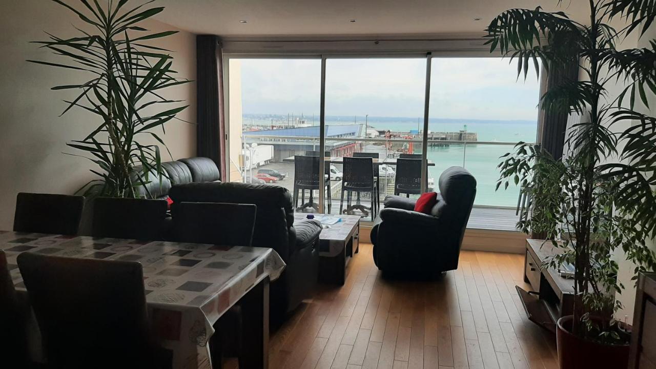 Magnifique Appartement, Face Au Port De Granville, Avec Vue Sur Mer, à 200 M Du Centre Ville. Appartement