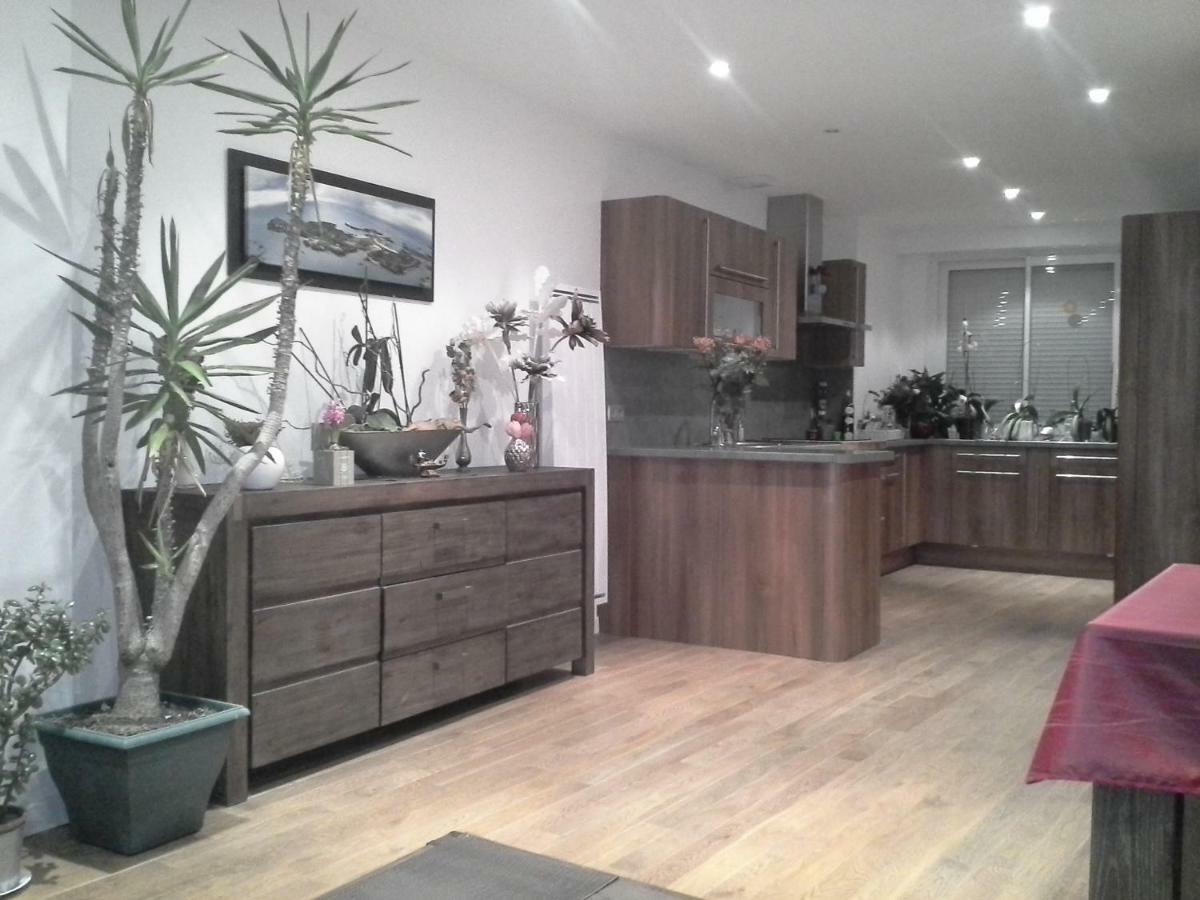 Magnifique Appartement, Face Au Port De Granville, Avec Vue Sur Mer, à 200 M Du Centre Ville. * Granville